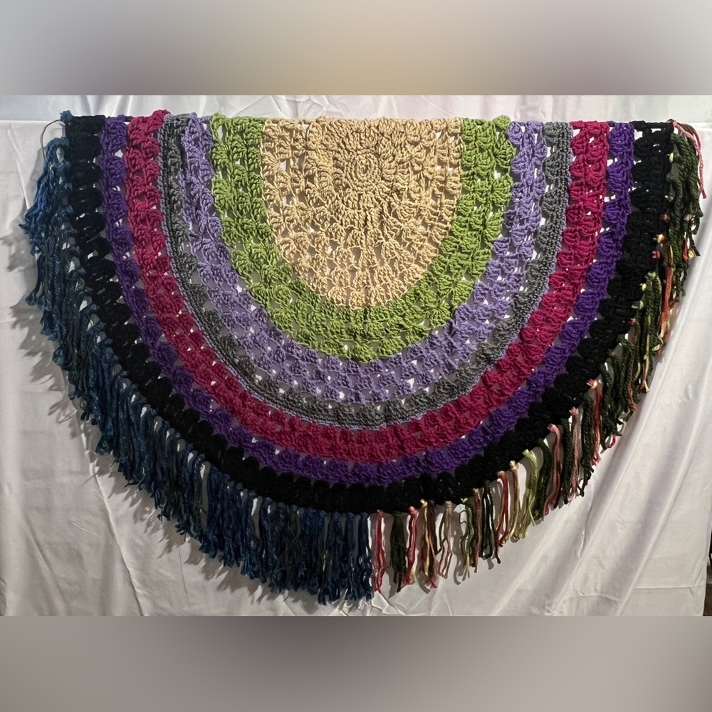 Confetti’s Crocheted Round Mandala Throw Blanket Large
